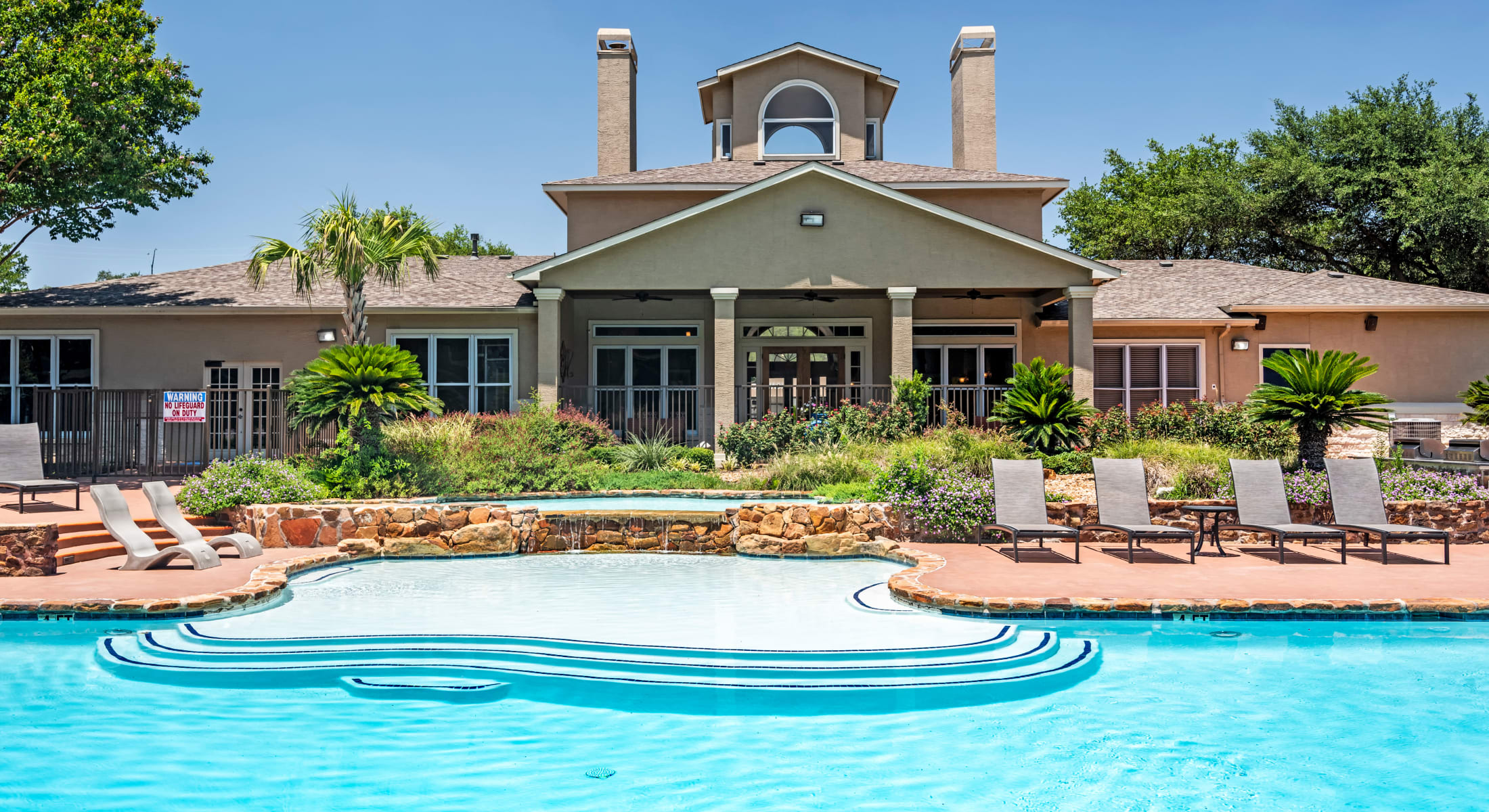 Welcome to Salado Springs Apartments in San Antonio in TX