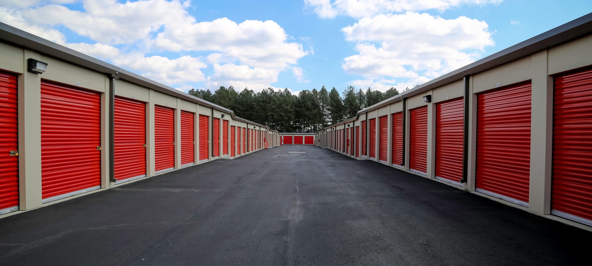 Storage Units Provides Residential & Commercial Self Storage