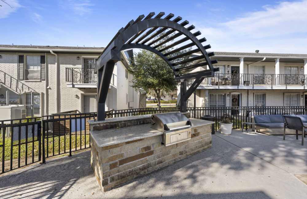 Exterior of the leasing office at Lockwood Heights in Richardson, Texas