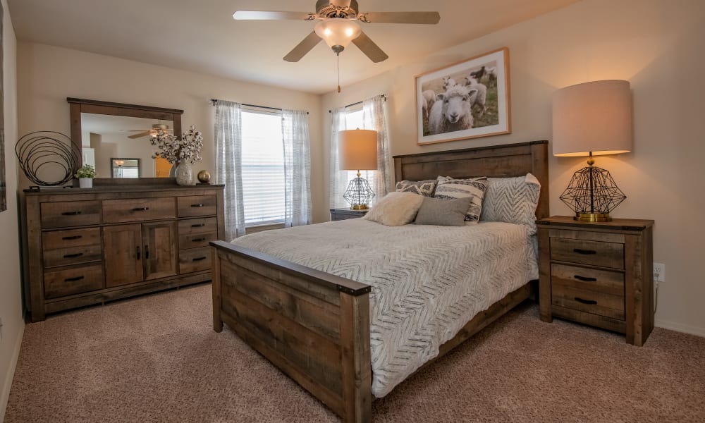 An apartment bedroom at Fountain Lake in Edmond, Oklahoma