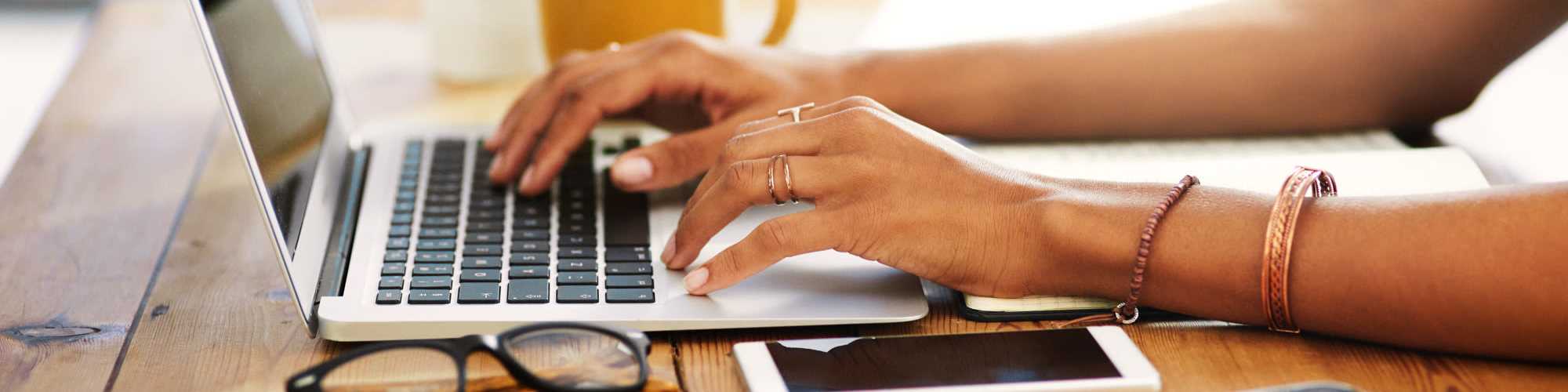 Qualifications | The Flats At 402 in Madison, Wisconsin