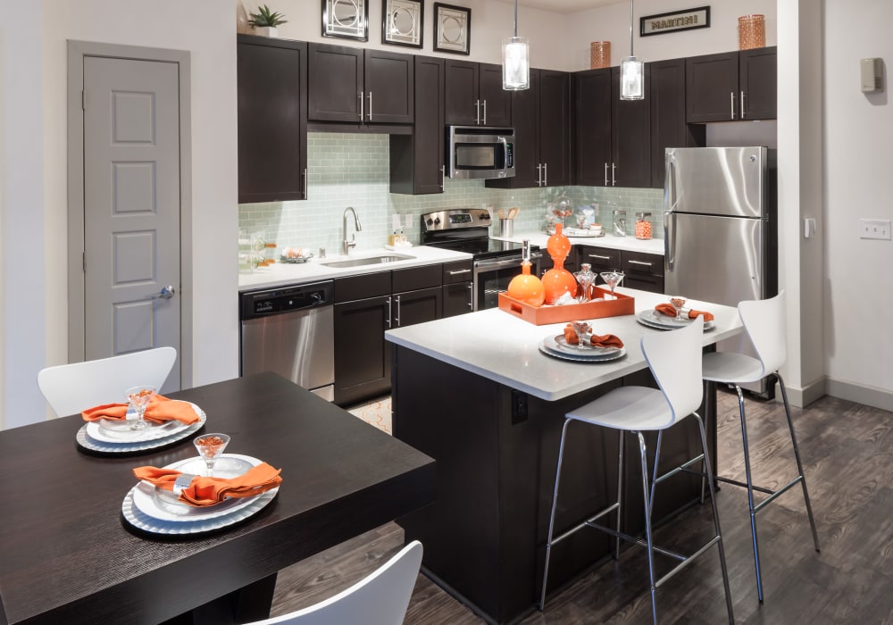 Axis 3700 showcase a modern and furnitured kitchen in Plano, Texas