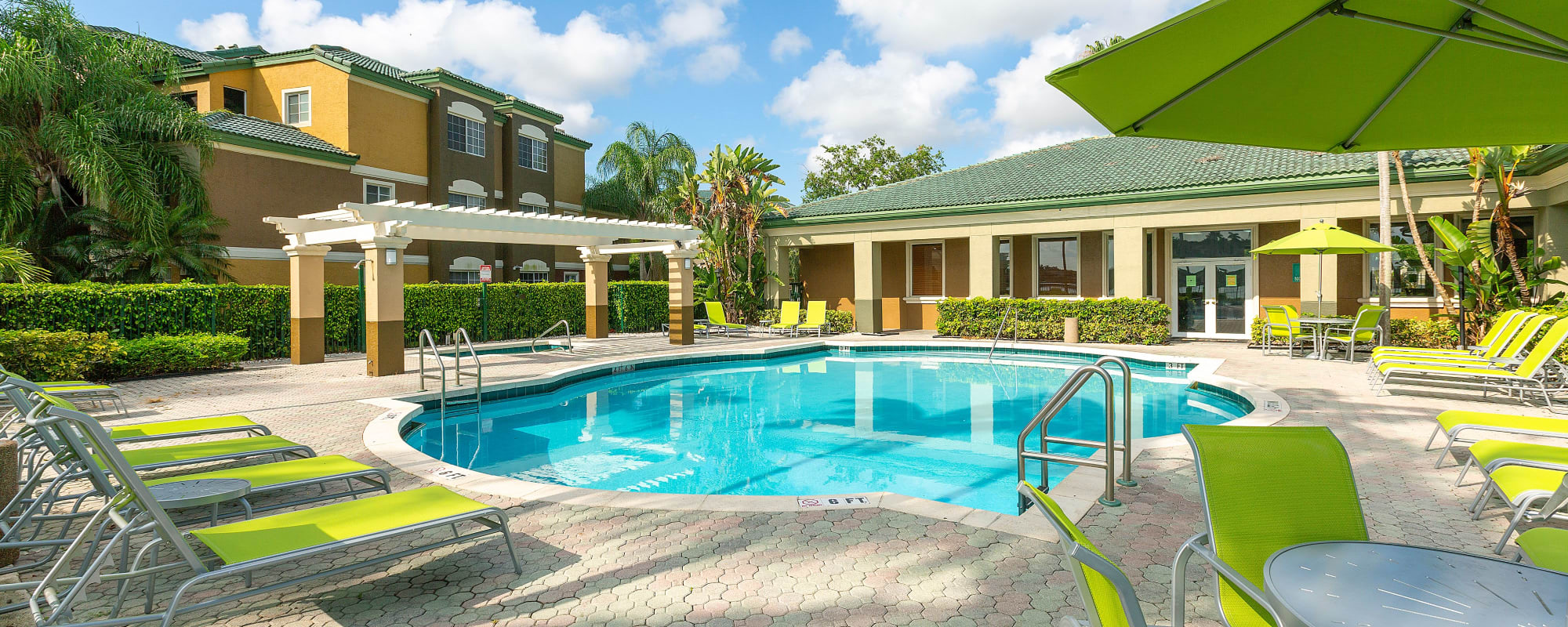 Amenities at Club Lake Pointe Apartments in Coral Springs, Florida