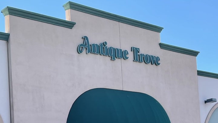 Antique Trove (Roseville, CA) Storefront