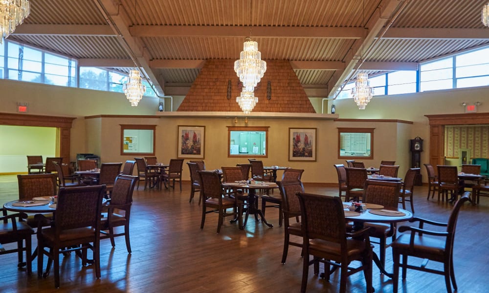 Enjoy your dinner at Clearview Lantern Suites's dining room in Warren, Ohio