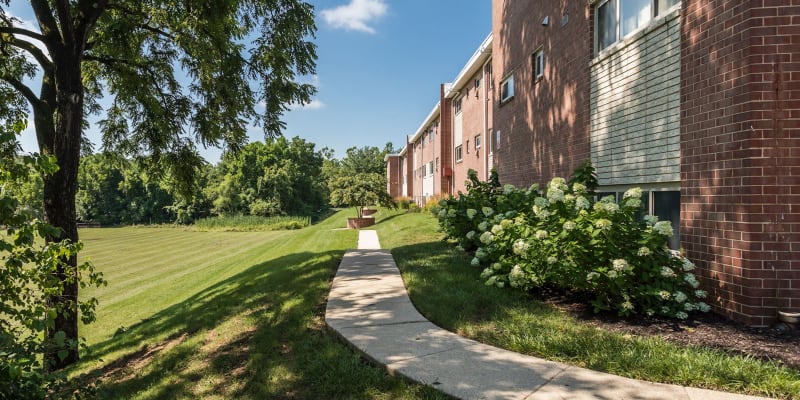 Walking path at Barclay Square Apartments in Baltimore, Maryland