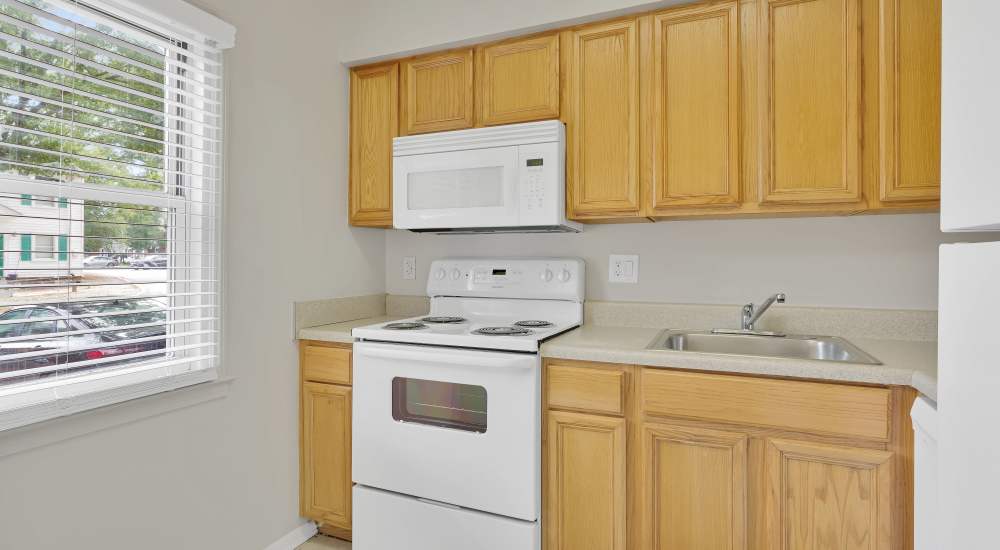 Apartment kitchen at Jefferson in Richmond, Virginia