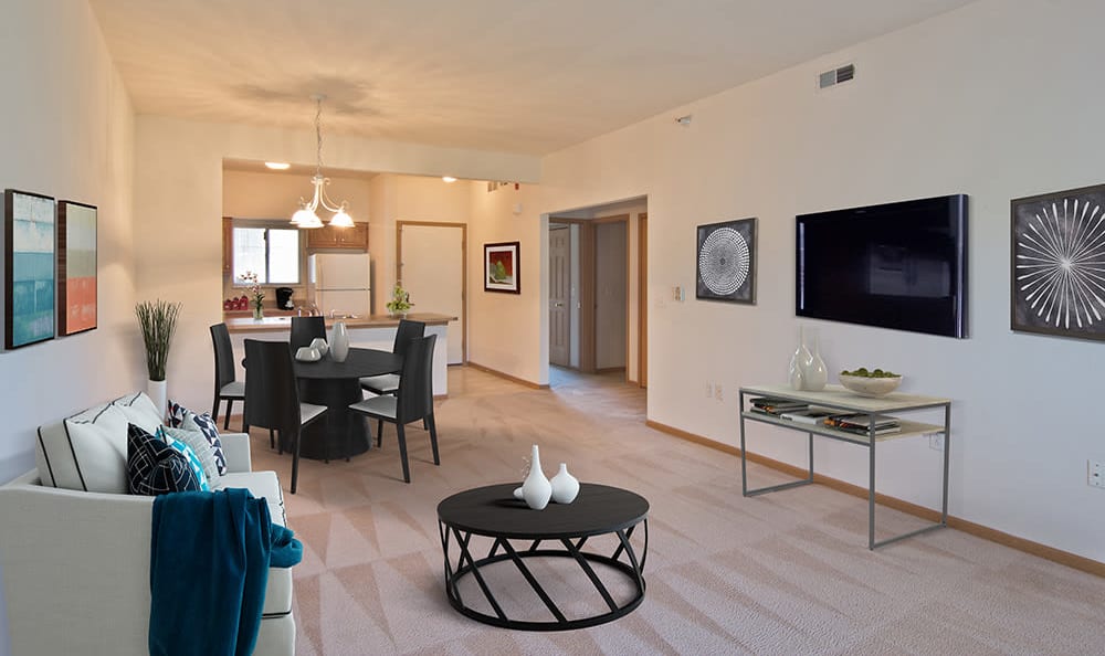 Steeplechase Apartments & Townhomes for Rent | Toledo, OH