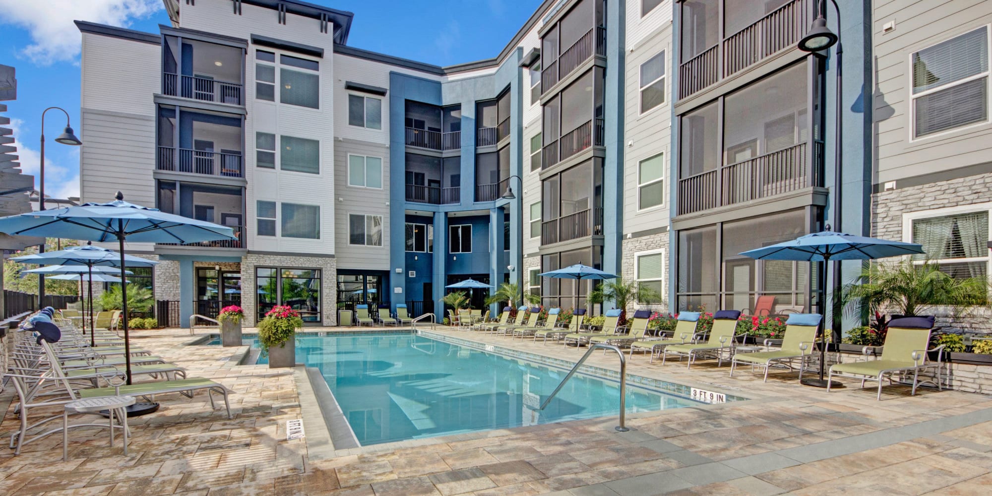Virtual Tour of The Courtney at Lake Shadow Orlando, FL Apartments