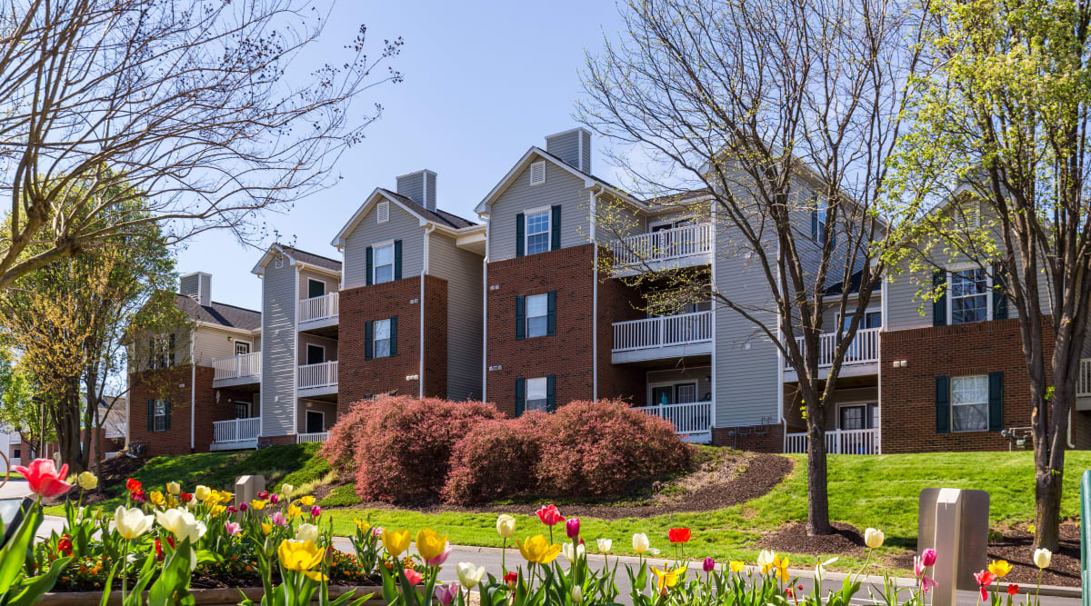 Beautiful view of Glade Creek Apartments and private balconies in Roanoke, Virginia