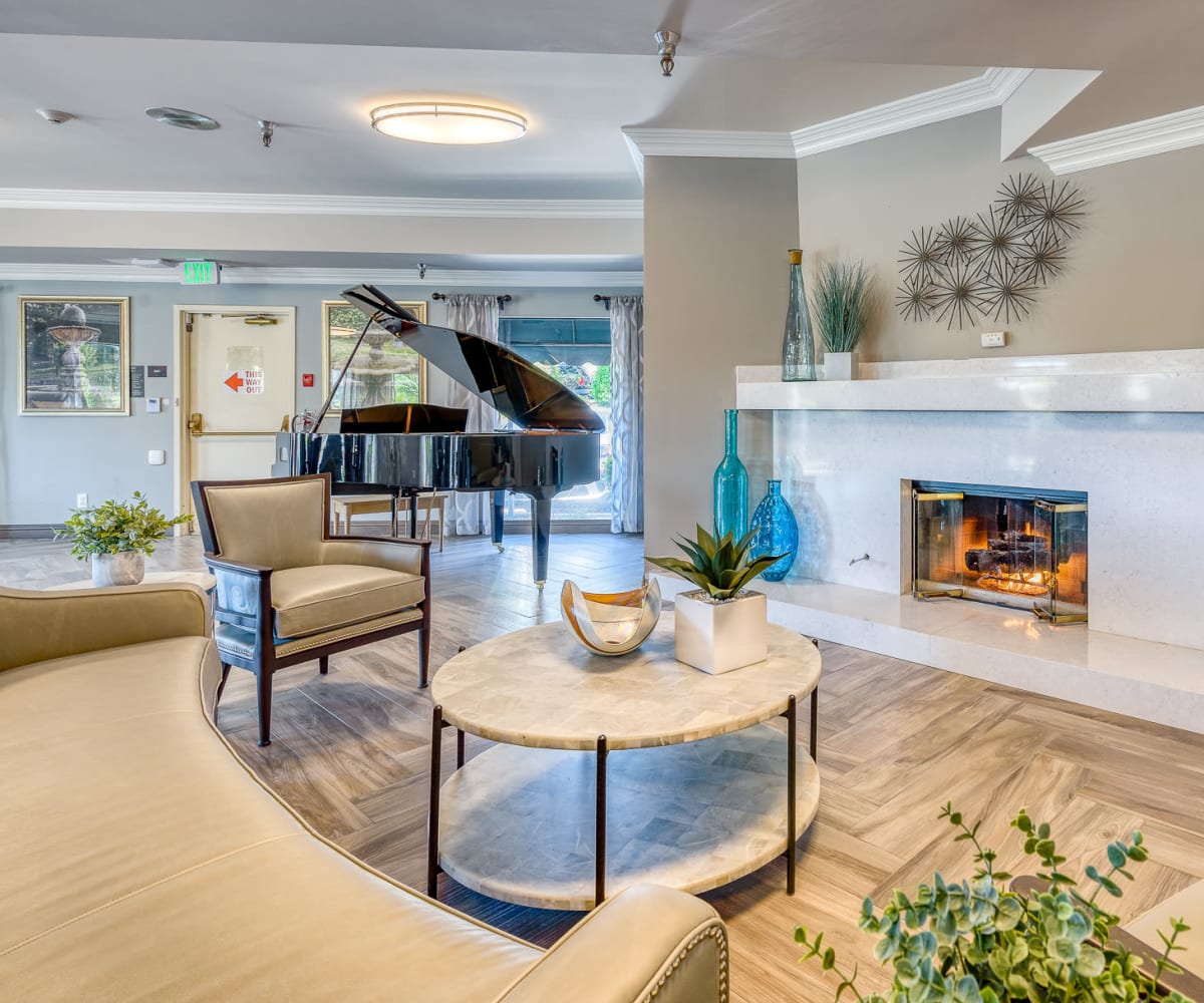 Large living area at Alta Vista Senior Living in Vista, California