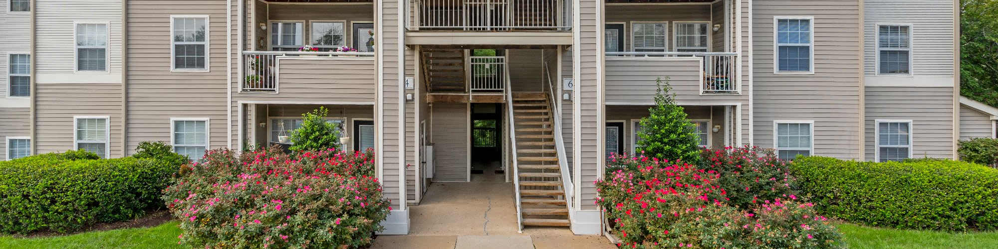 Photo Gallery | Lee Overlook Apartments in Centreville, Virginia