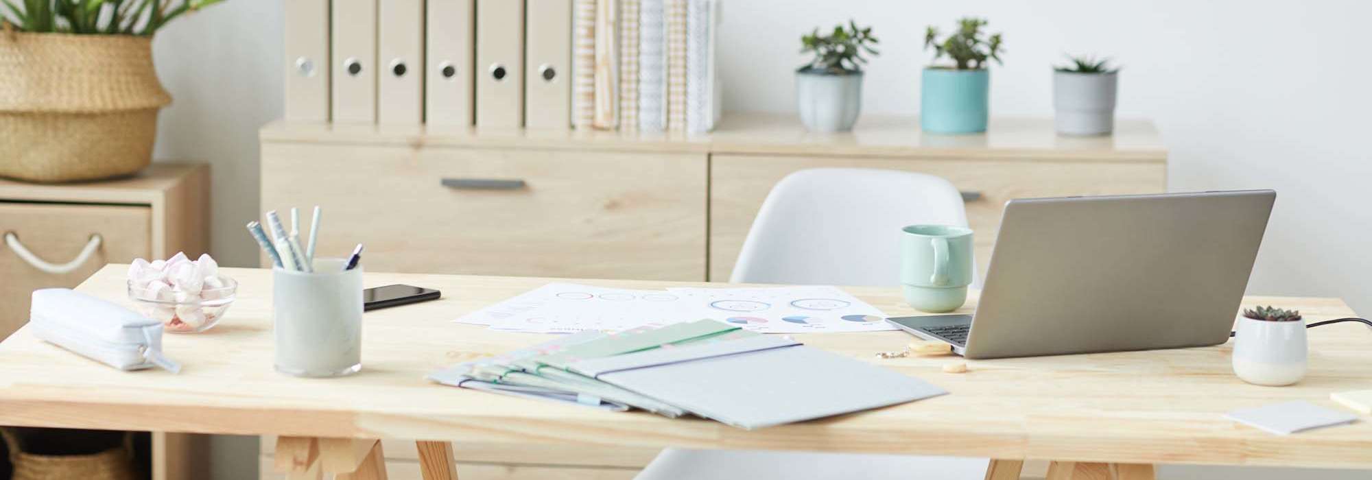Gallery | Comfortable home work spaces at Gateway Plaza Apartments in Portland, Oregon