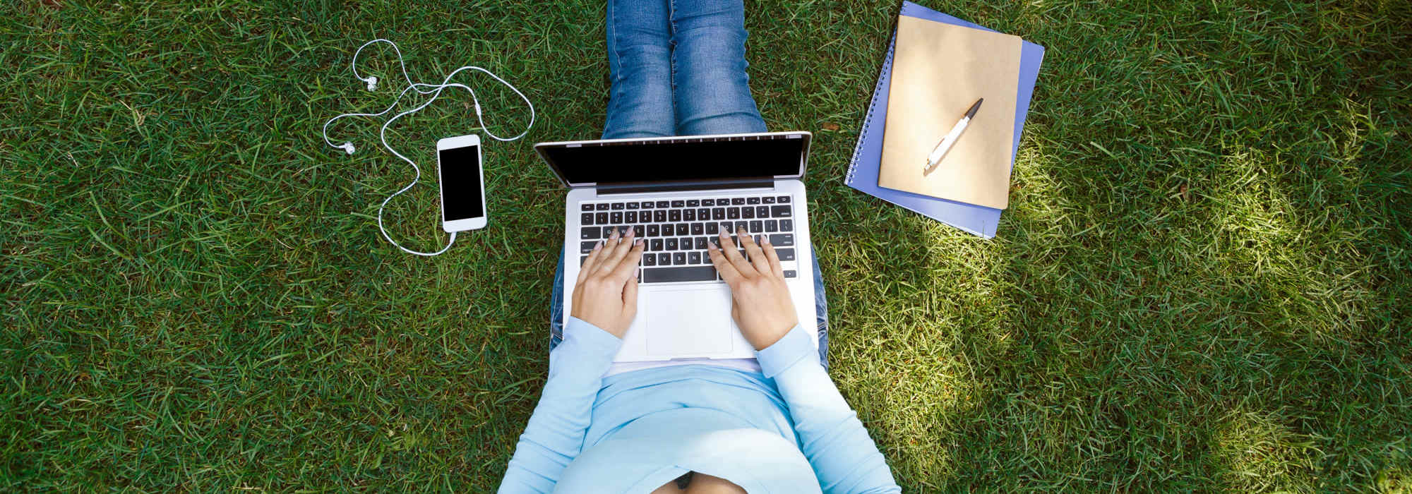 Apply online at Taylor Creek Apartments in Seattle, Washington