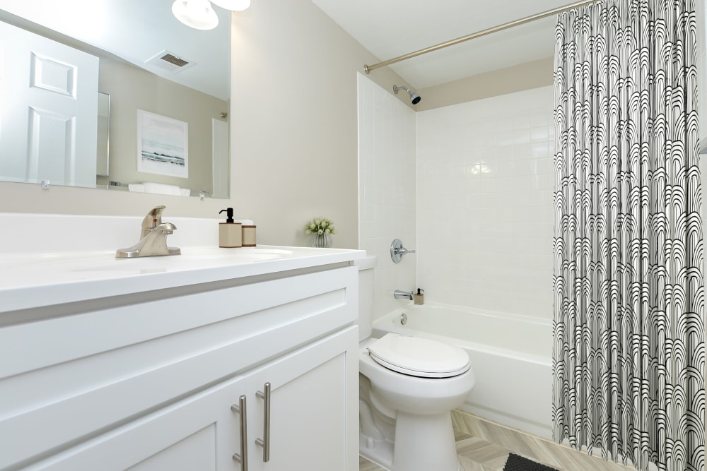Taylor Park Apartment Homes offers renovated bathrooms in Nottingham, Maryland