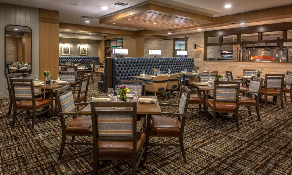 Dining room at Touchmark at Emerald Lake in McKinney, Texas