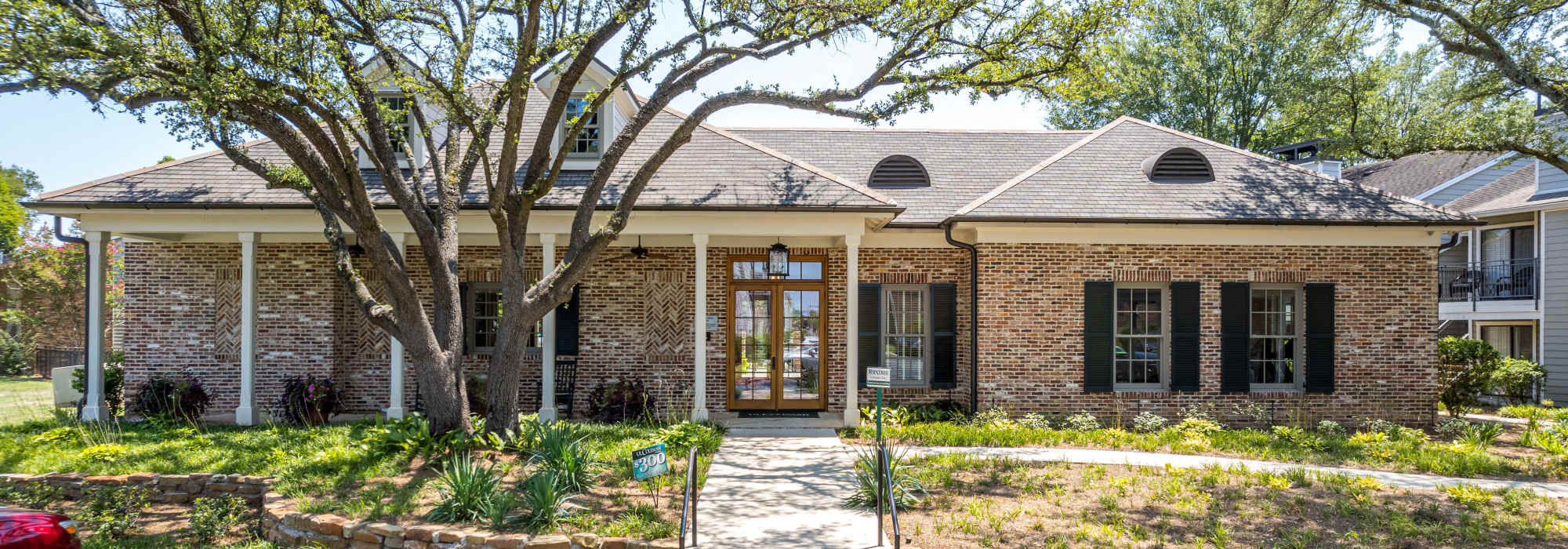 Exterior of clubhouse at Raintree in Shreveport, Louisiana