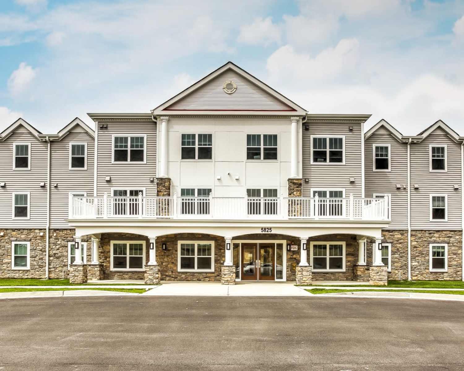 Building exterior at Snowden Creek in Eldersburg, Maryland