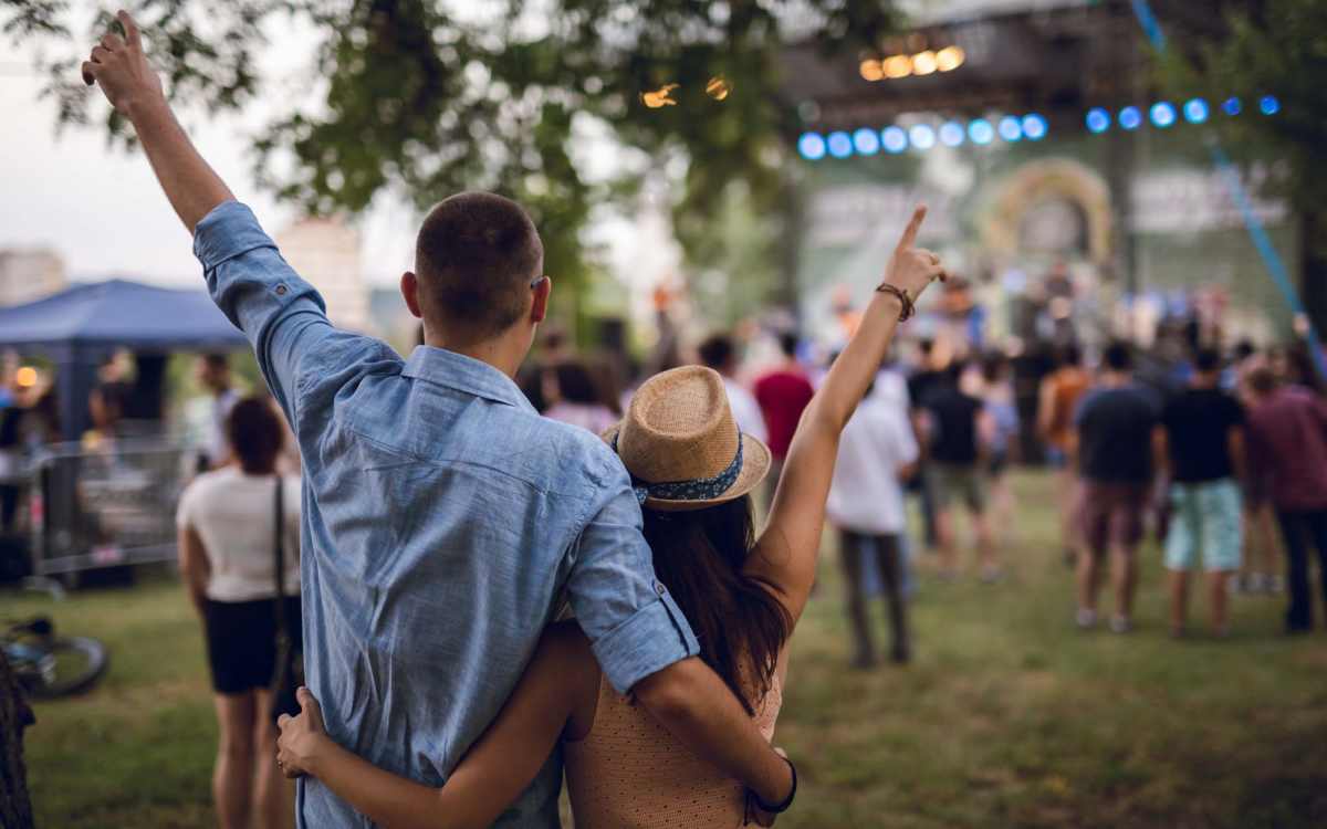 Resident couple in the concert near Spanish Oaks in Charleston, South Carolina