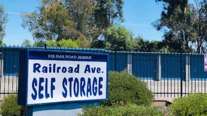 Railroad Ave Self Storage