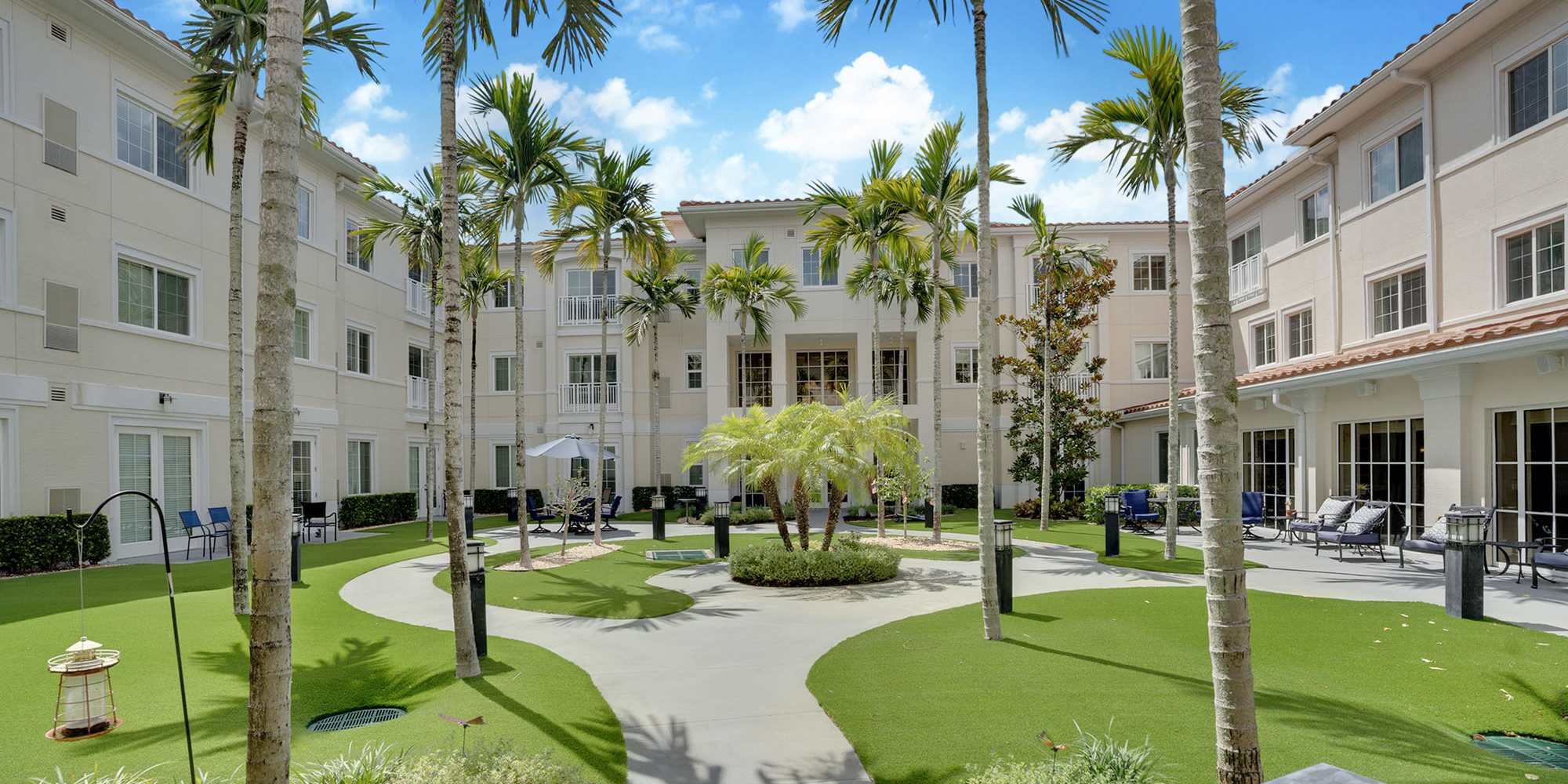 The Meridian at Boca Raton outdoor garden area