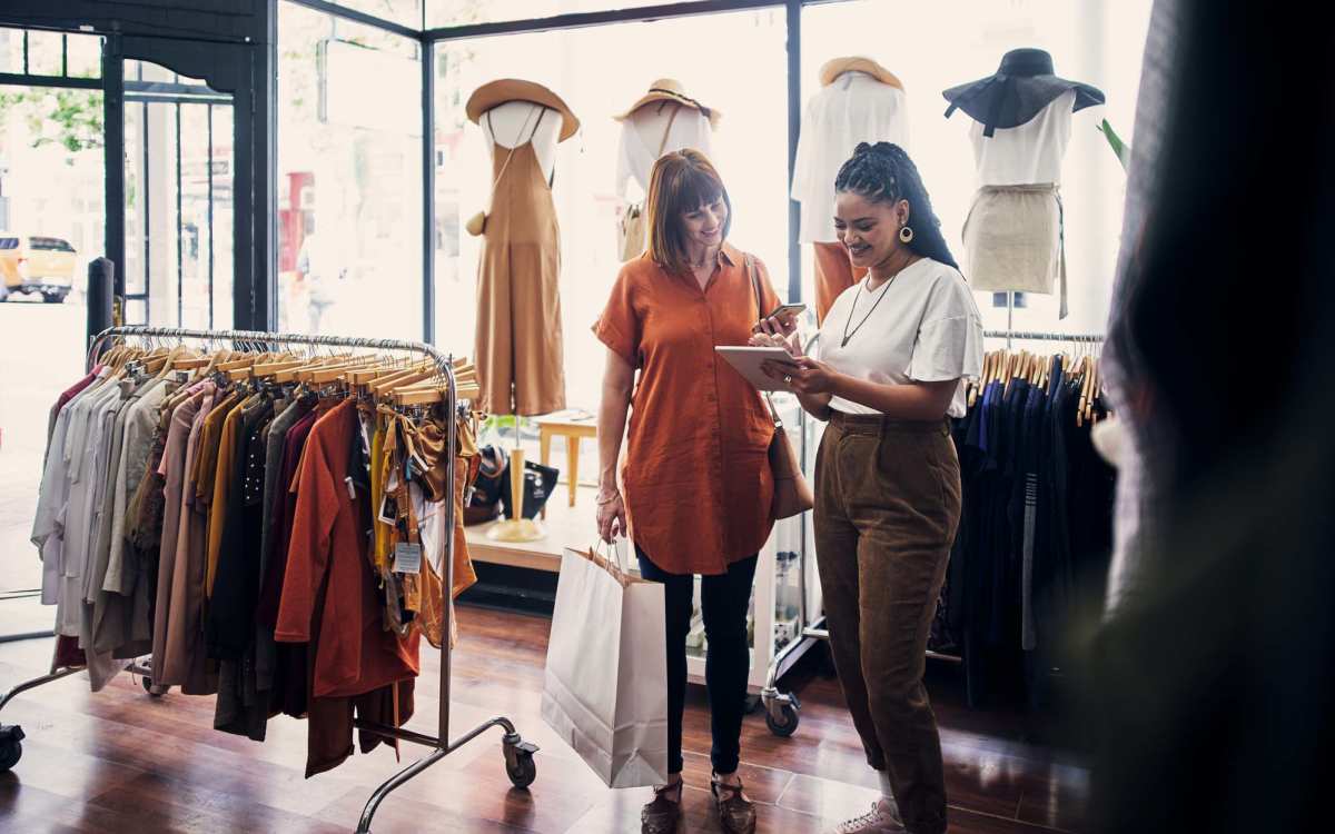 Resident shopping near Oakwood Manor Apartments in Fairport, New York