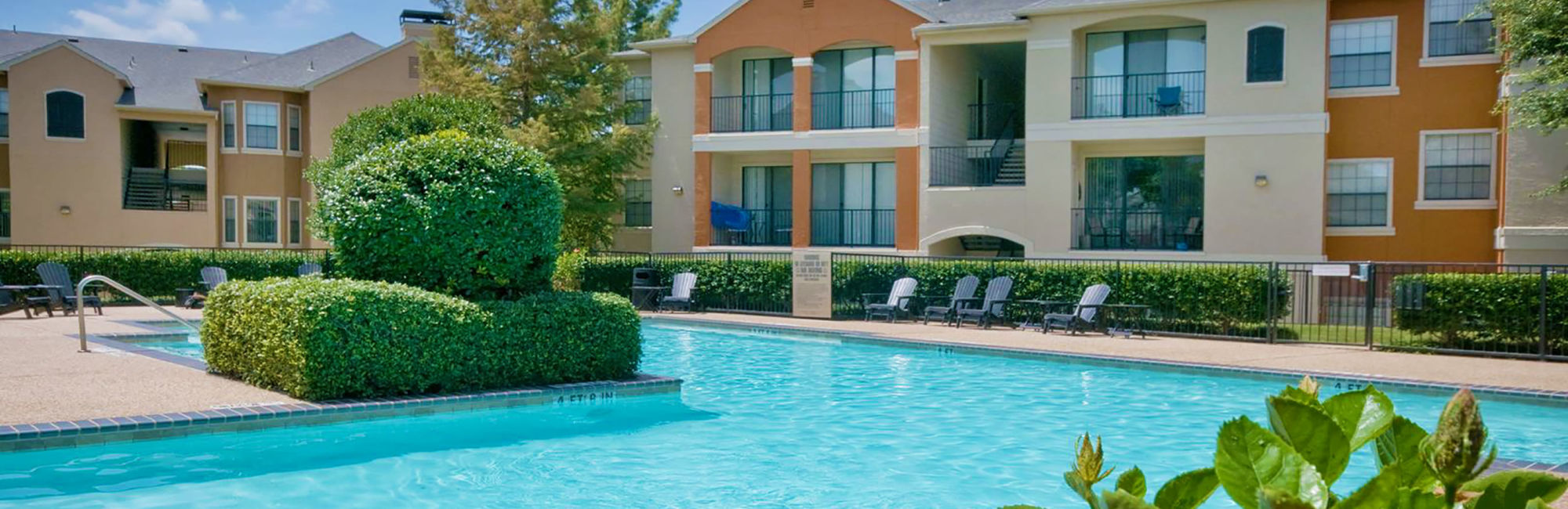 Apartments at Rockbrook Creek in Lewisville, Texas