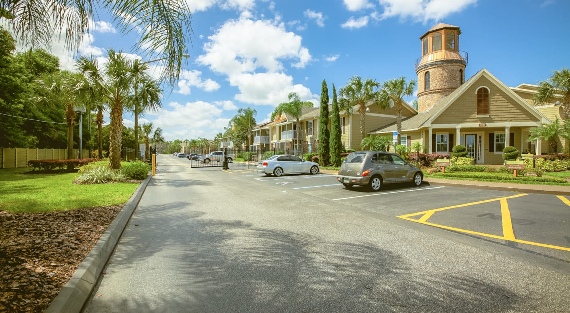 Neighborhood at Signal Pointe Apartment Homes in Winter Park, Florida
