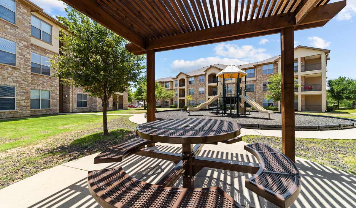 Outdoor patio at Lebanon Ridge in Frisco, Texas