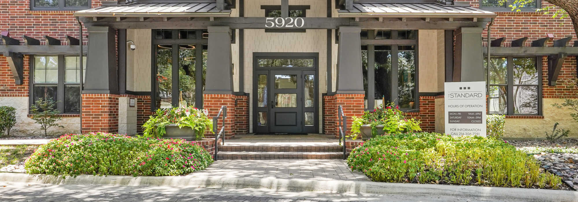 Schedule a Tour at The Standard in Dallas, Texas 