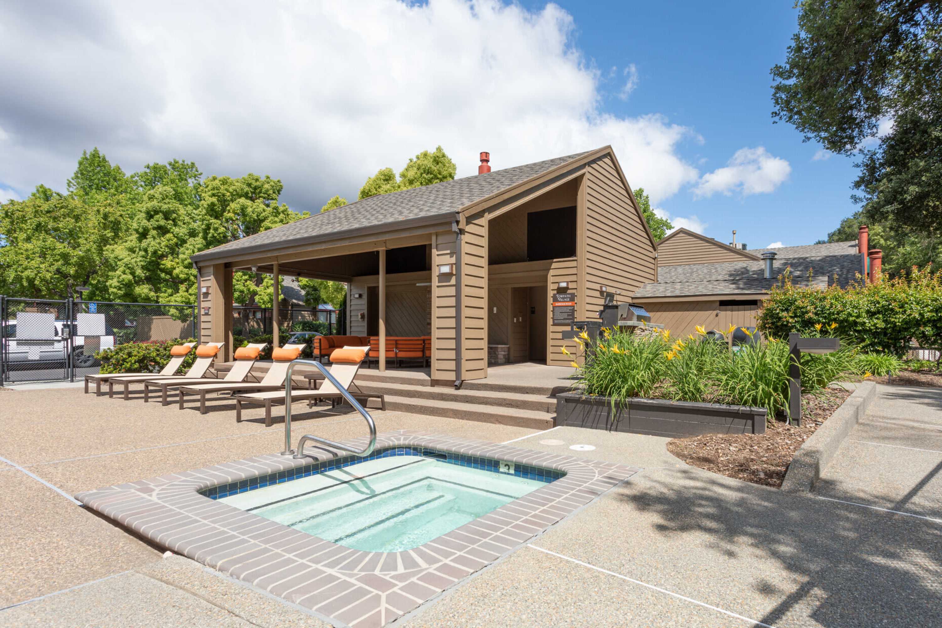 Amazing outdoor hot tub at Towpath Village in Napa, California