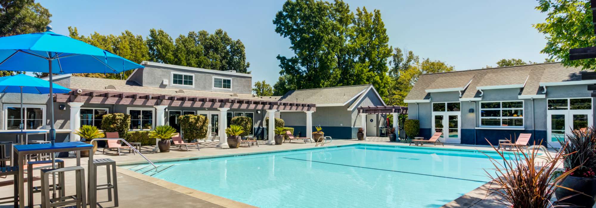 Virtual tours of Lakeside Village in San Leandro, California