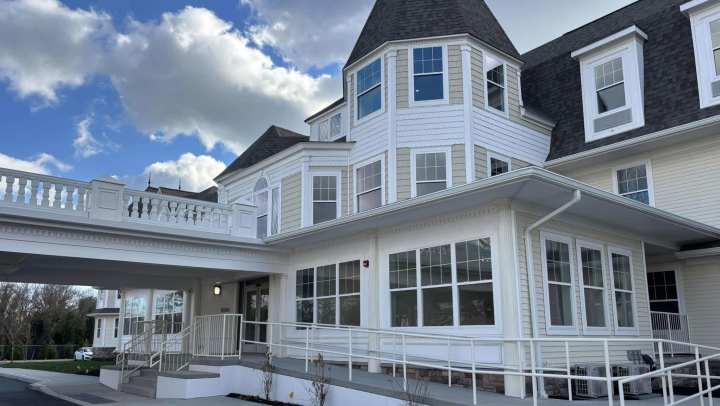 Exterior Image of Netherbay at Bay Shore
