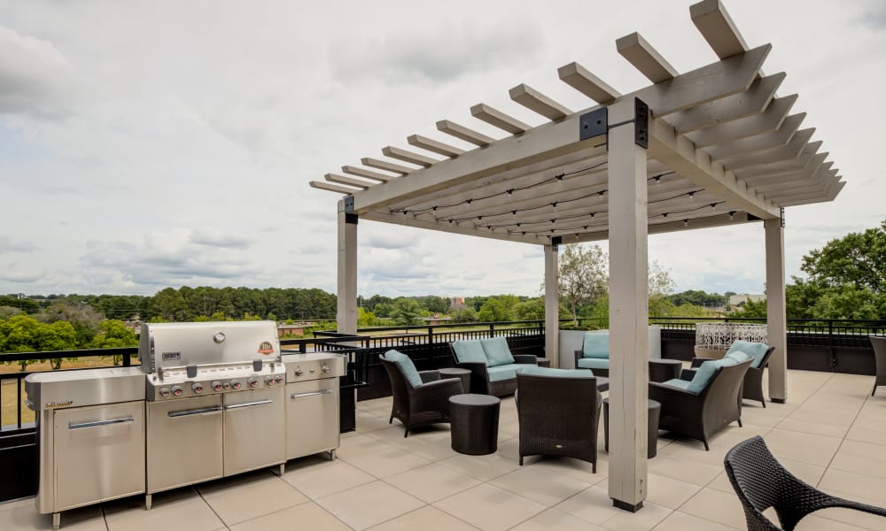 Patio seating at Merrill Gardens at Columbia in Columbia, South Carolina. 