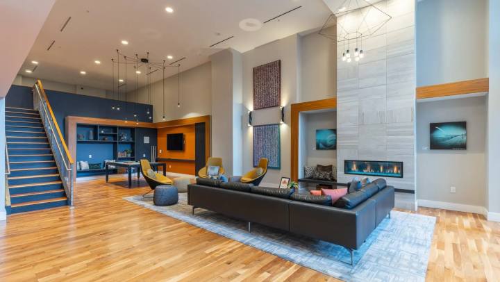 Modern lounge area with stylish seating at {{location_name}} in {{location_city}}, {{location_state_name}}