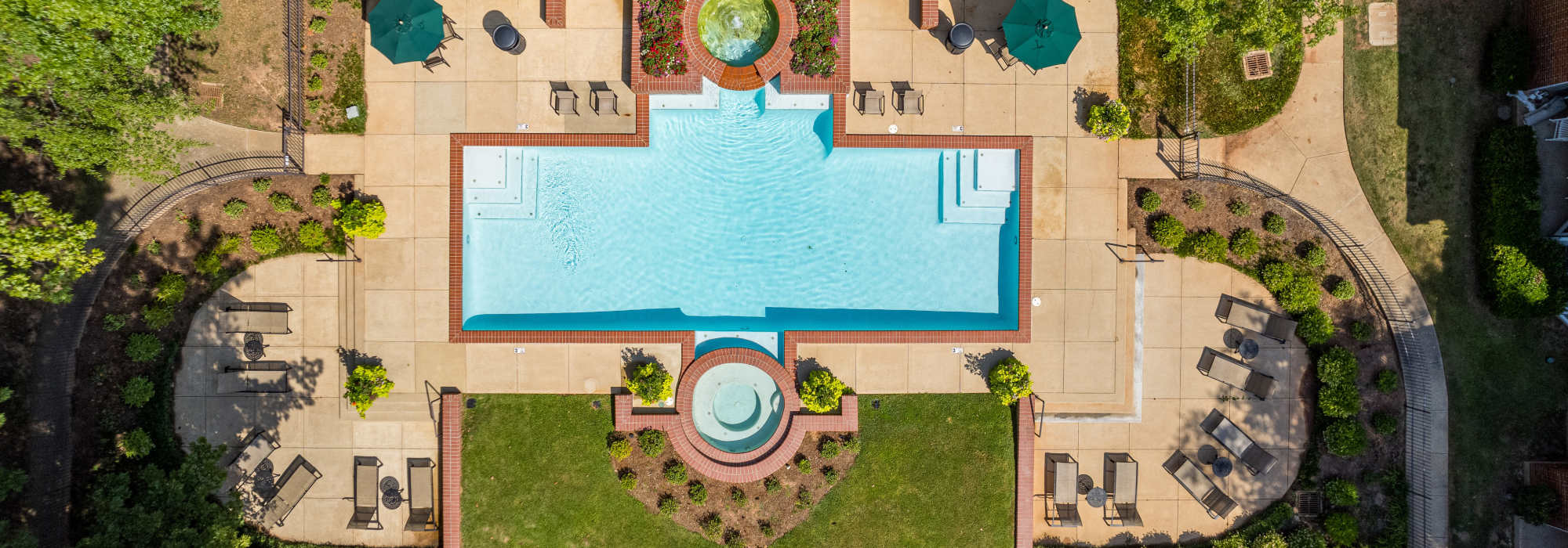 drone shot of the pool at The Willows in Shreveport, Louisiana
