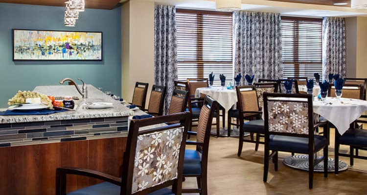 Welcome to The Retreat at Sunny Vista's dining room