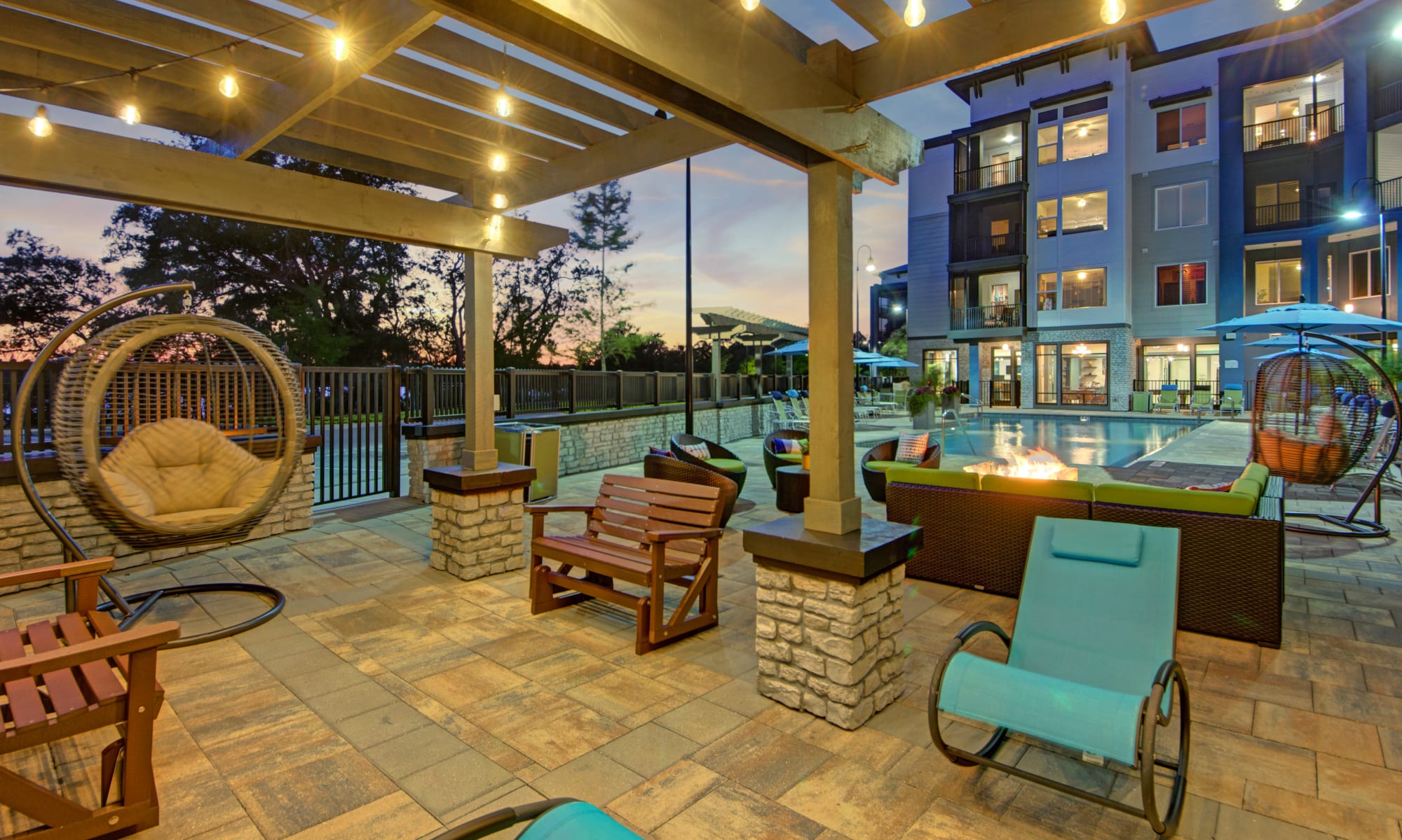 Apartments at The Courtney at Lake Shadow in Orlando, Florida