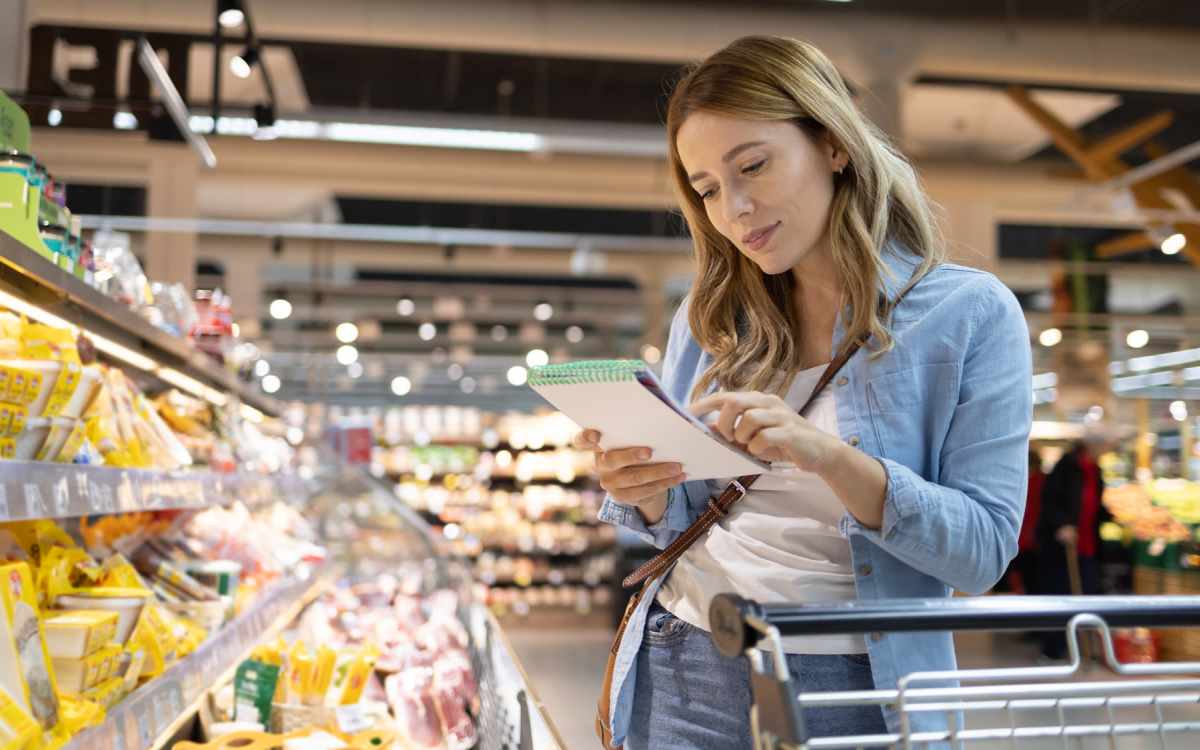 Resident shopping from supermarket near Harbour Springs LLC in Naranja, Florida