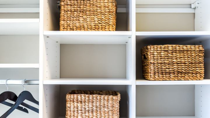 An organized closet at {{location_name}}, {{location_city}}, {{location_state_name}}