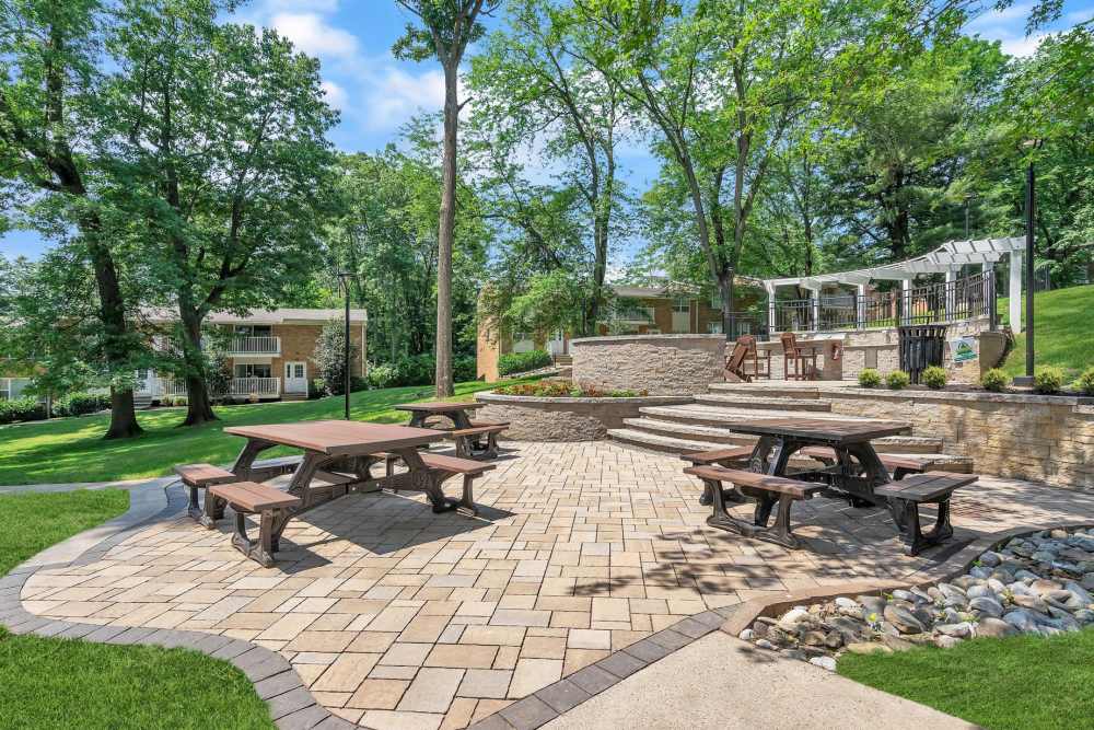 Outdoor Courtyard at Eagle Rock Apartments at North Plainfield in North Plainfield, New Jersey