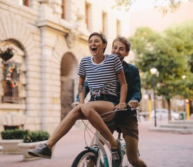 Shopping & Entertainment near Castlewood Apartments in Walnut Creek, California