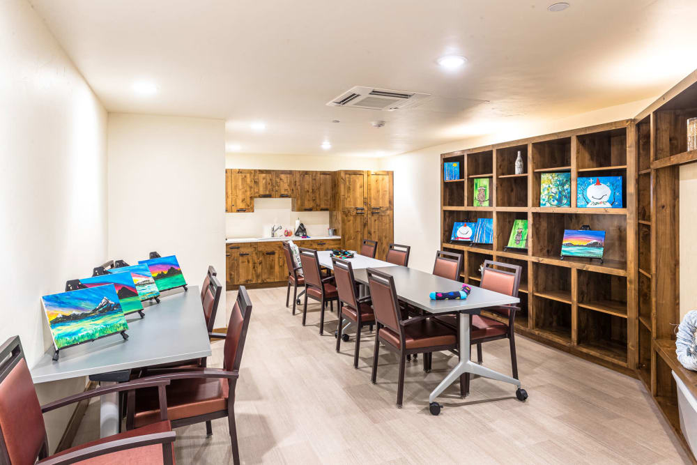 Arts and craft room at Touchmark at Pilot Butte in Bend, Oregon