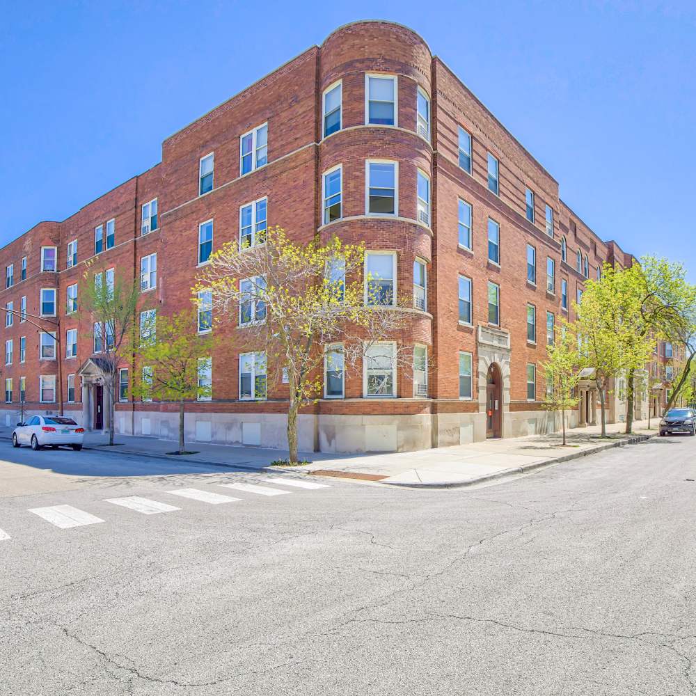 Corner View of 51st and King Apartments in Chicago, Illinois