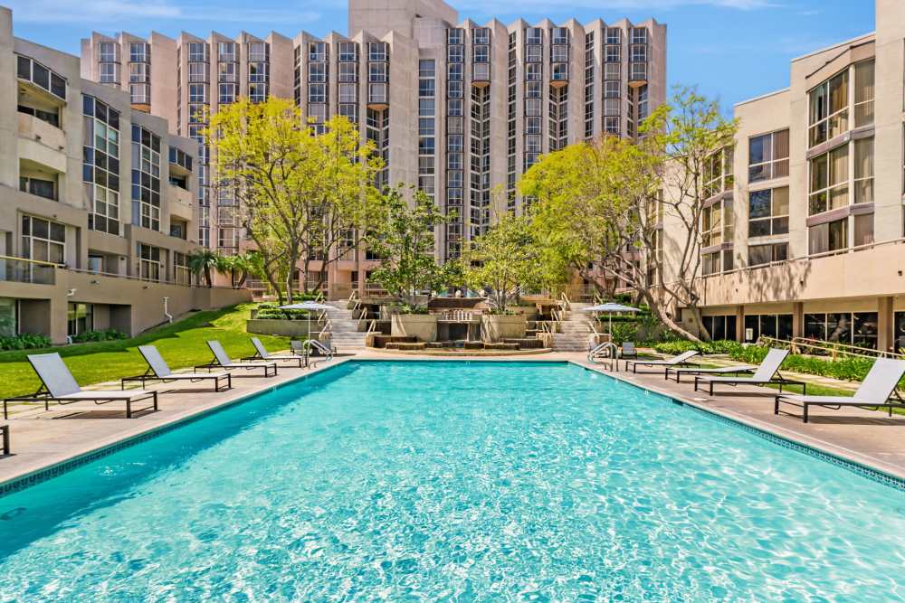 Outdoor bbq area at Promenade Towers in Los Angeles, California
