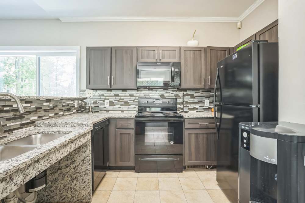 Clubhouse kitchen area at Eagle Rock Apartments at West Springfield in Springfield, Virginia