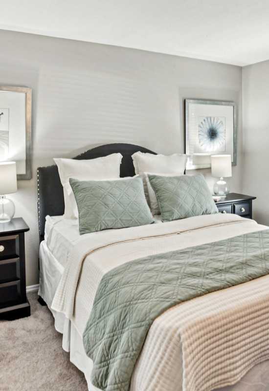 Resident bedroom at Lakes at Lincoln in Greensboro, North Carolina