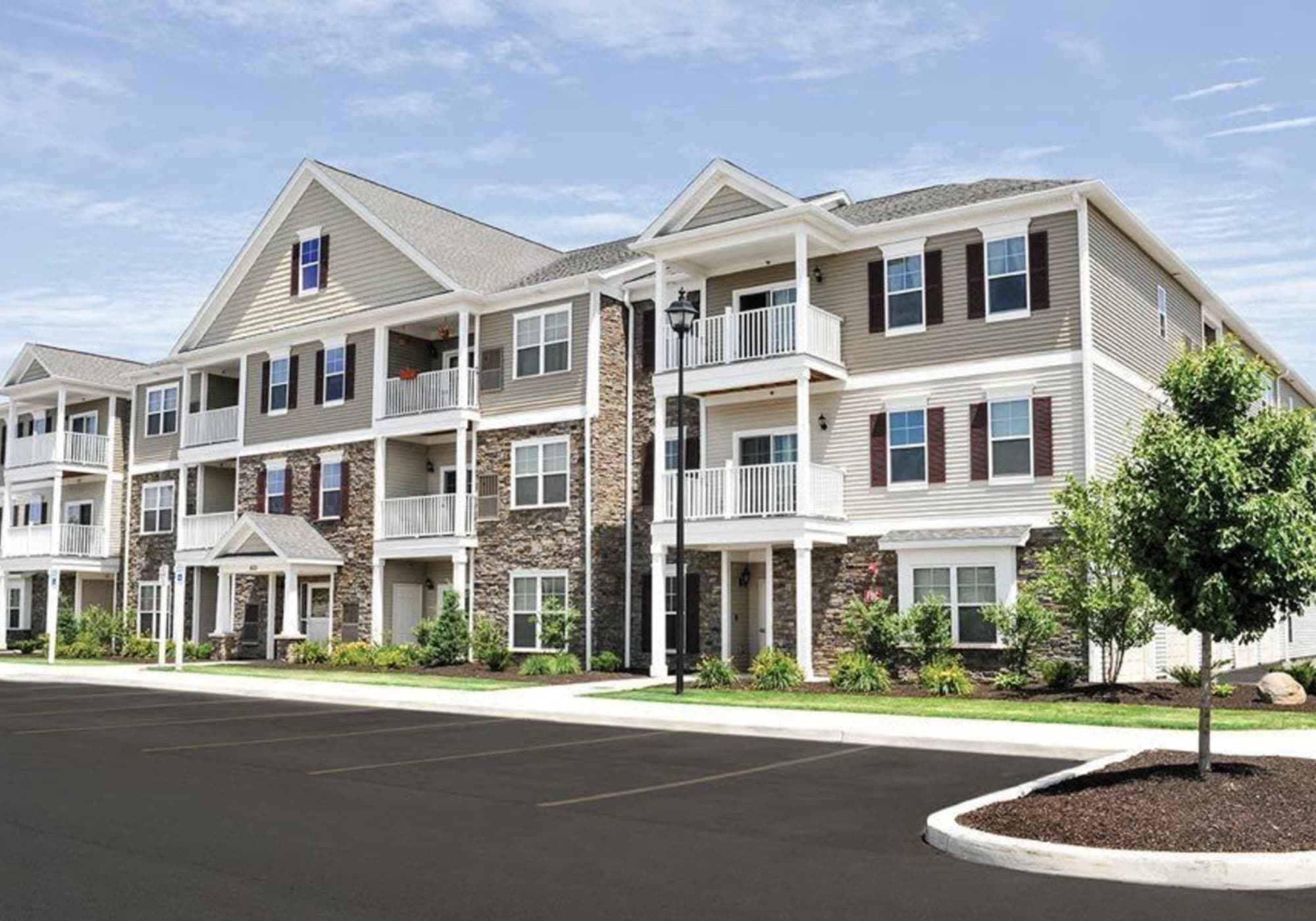 Rivers pointe apartments in Liverpool, New York