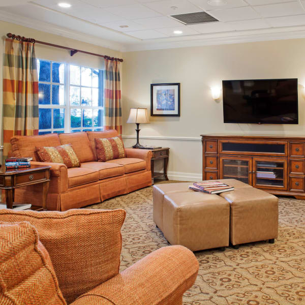 The resident tv room at Tampa Gardens Senior Living in Tampa, Florida
