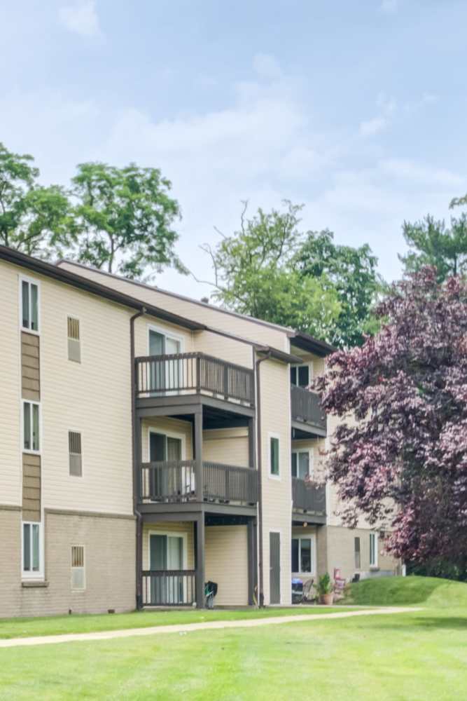 Building exterior at Squires Manor Apartment Homes in South Park, Pennsylvania